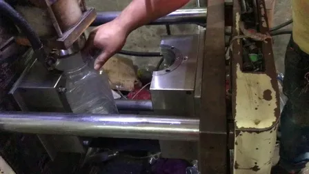 Fabbrica professionale di stampi per bottiglie in PE per estrusione e soffiaggio